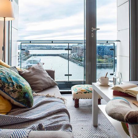 Stunning Mersey View Flat W Parking In Liverpool Dış mekan fotoğraf