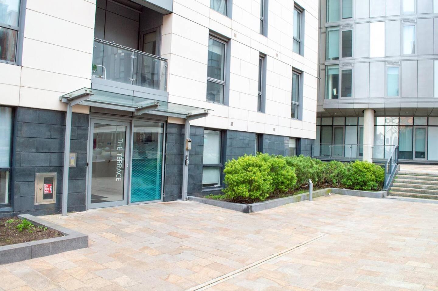 Stunning Mersey View Flat W Parking In Liverpool Dış mekan fotoğraf