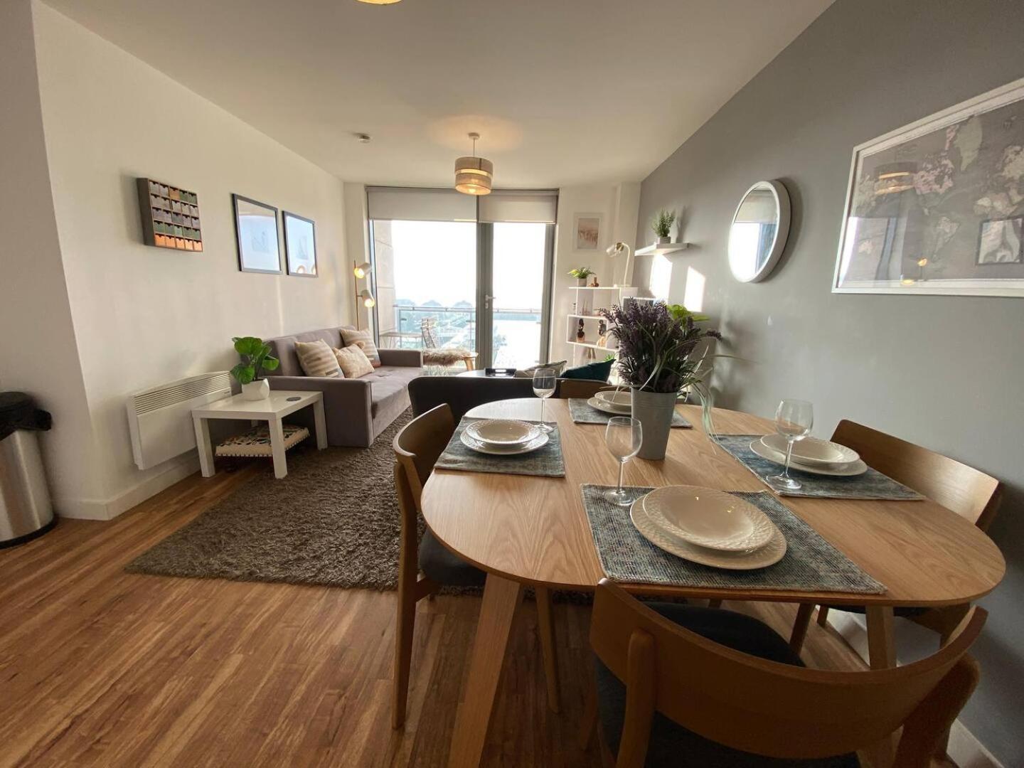 Stunning Mersey View Flat W Parking In Liverpool Dış mekan fotoğraf