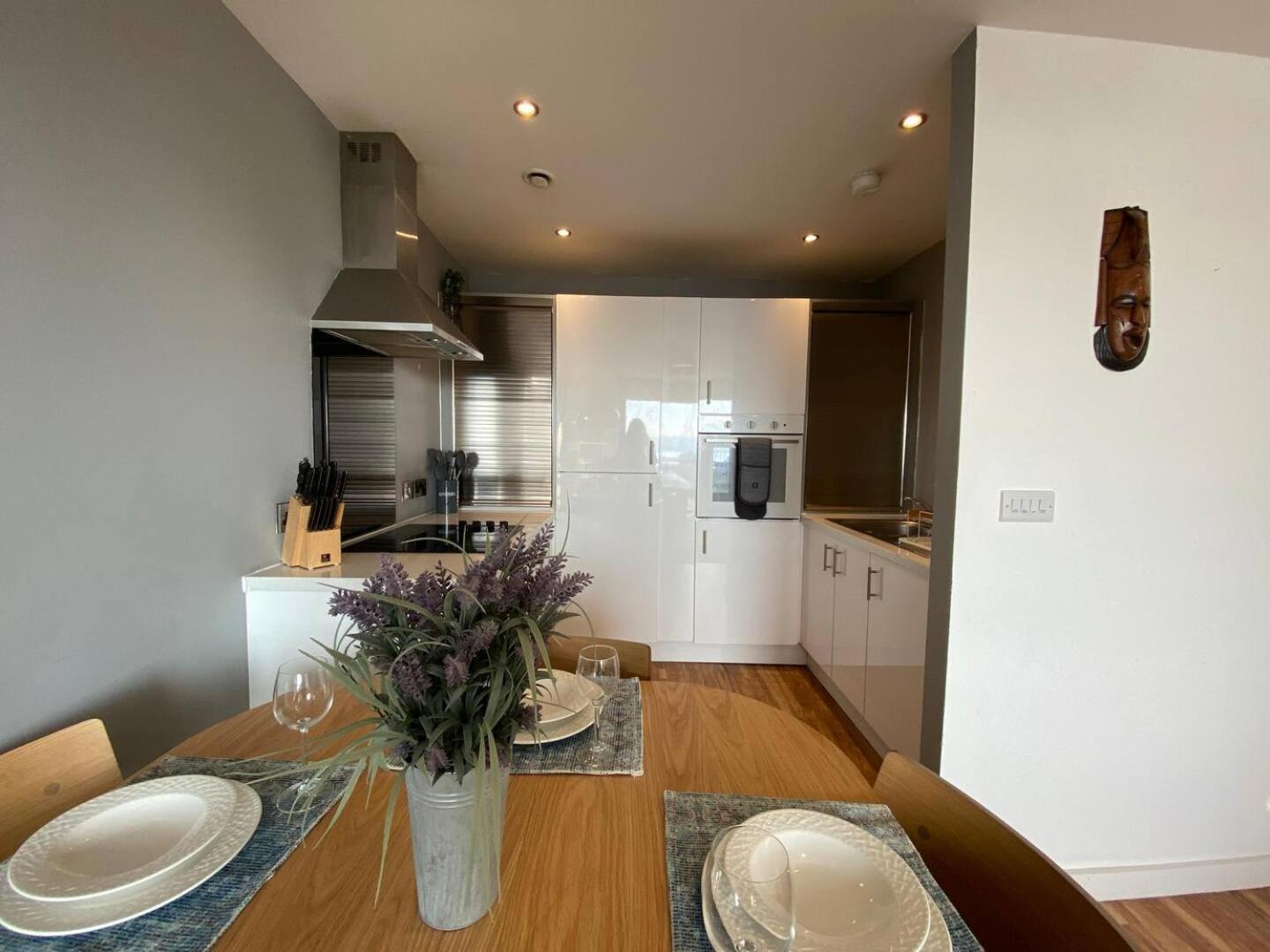 Stunning Mersey View Flat W Parking In Liverpool Dış mekan fotoğraf