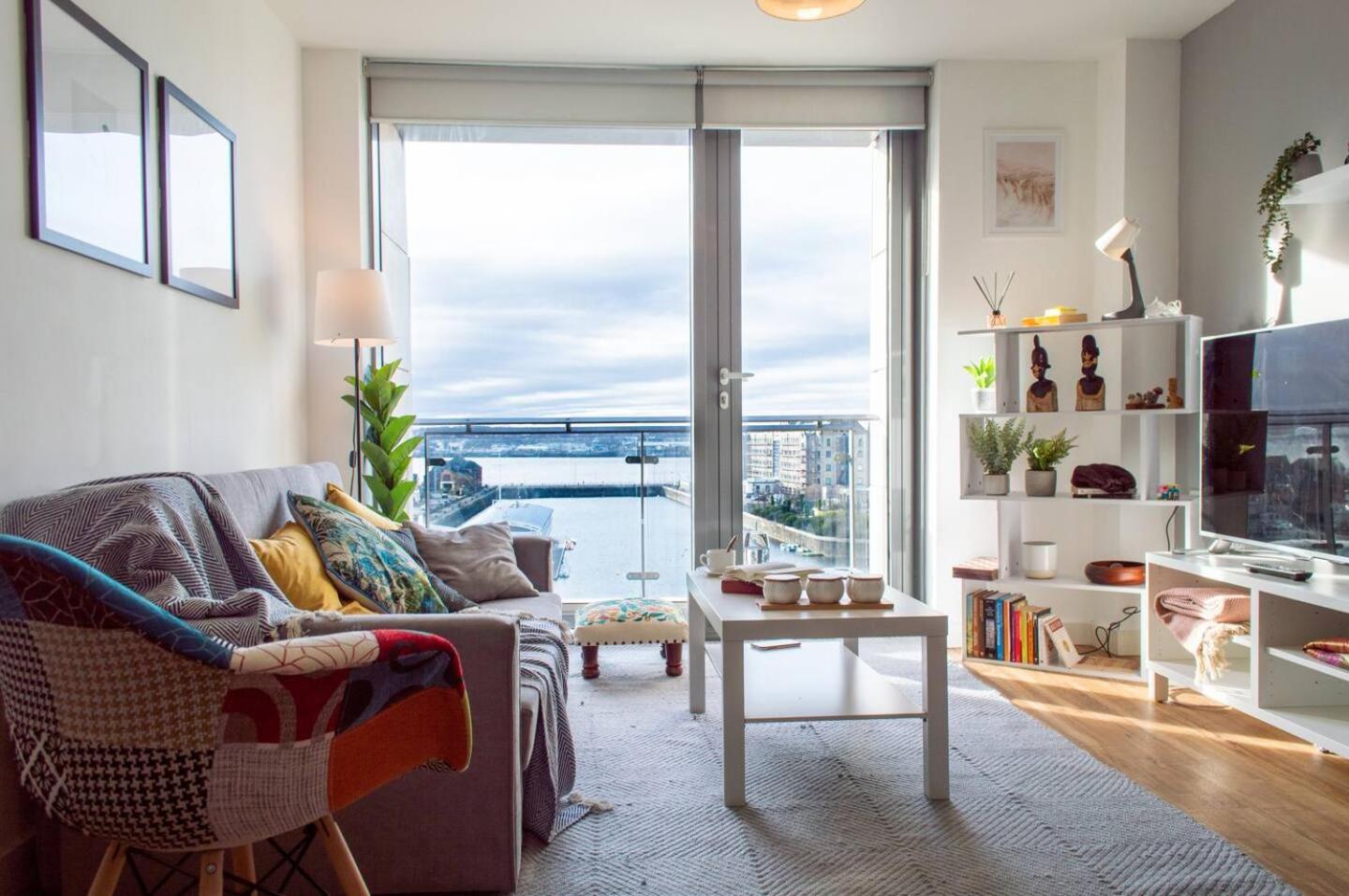 Stunning Mersey View Flat W Parking In Liverpool Dış mekan fotoğraf