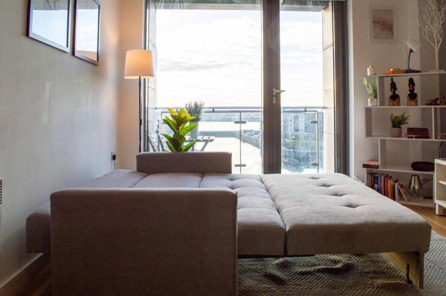 Stunning Mersey View Flat W Parking In Liverpool Dış mekan fotoğraf